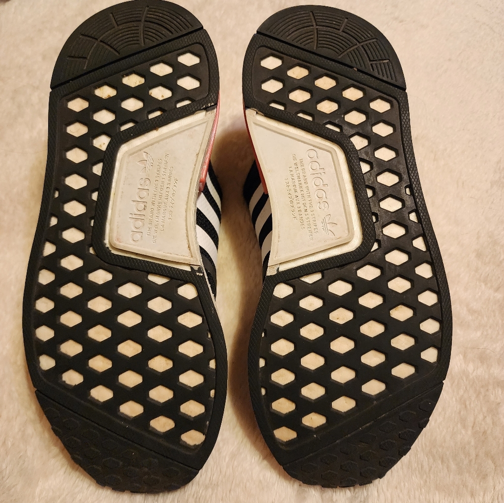 Adidas NMD R1 Size 8 - Picture 5 of 9